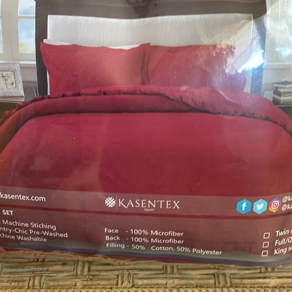 KASENTEX  TWIN BEDSPREAD INCLUDES 1 Sham
